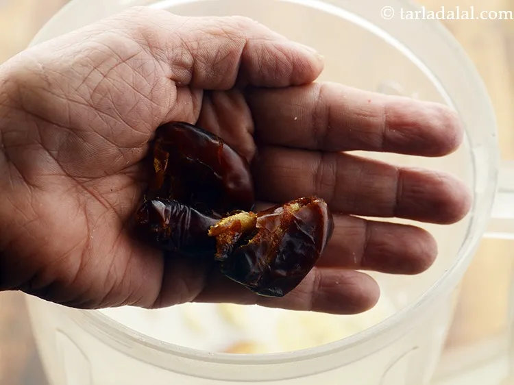 Step 6 – Add de-seeded khajur. We are using khajur as a sweetener, you can increase or decrease …