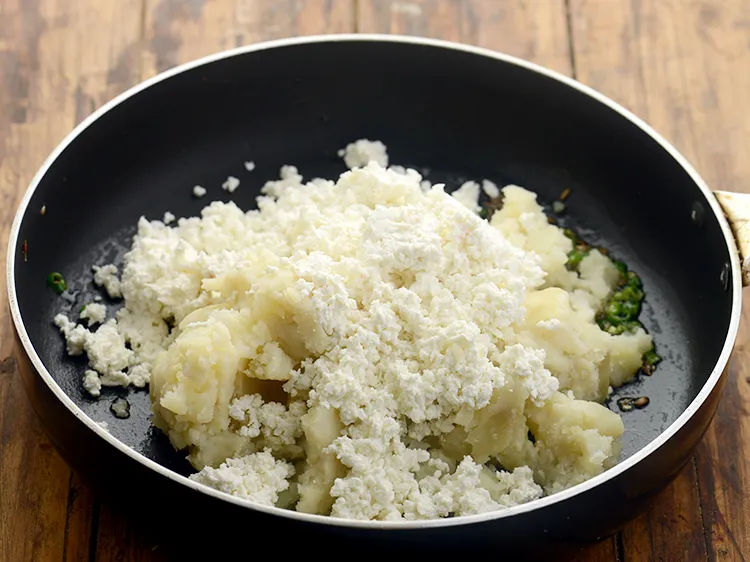 Step 17 – <p>Add paneer. Add more paneer if you want or replace it with tofu to make …