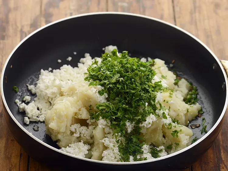 Step 18 – <p>Add the coriander.</p>