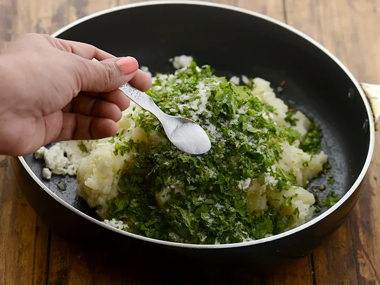 स्टेप 20 – <p>नमक डालें।</p>