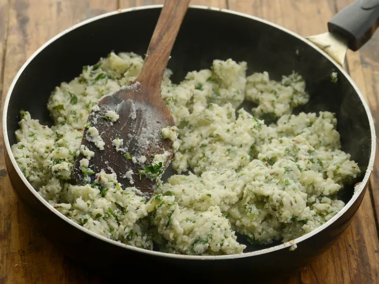 Step 21 – <p>Mix well and cook on a medium flame for 2 to 3 minutes, while stirring …