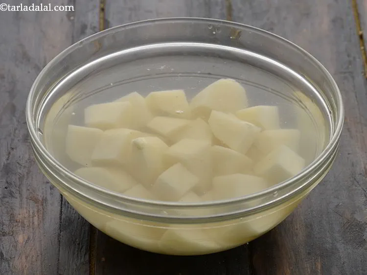 Step 2 – To make the&nbsp;<strong>aloo gobi recipe | Punjabi aloo gobi | dry aloo gobhi ki sabzi …