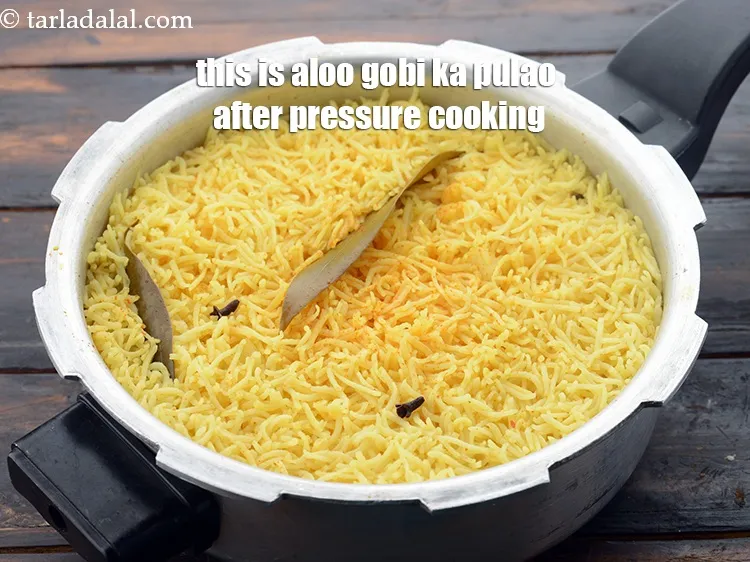 Step 23 – This is how <strong>aloo gobi ka pulao recipe | cauliflower pulao | Indian gobi pulao …