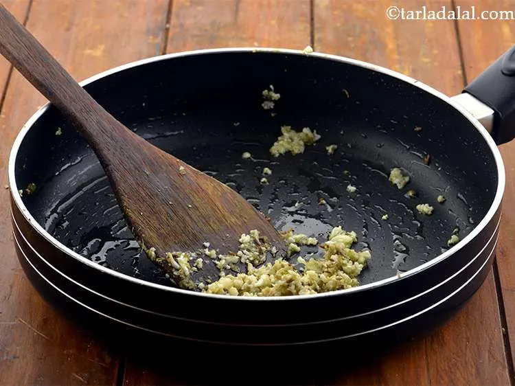 Step 5 – Mix well and saut&eacute; on a medium flame for 2 to 3 minutes.