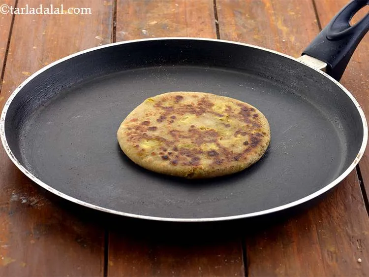 Step 32 – Now, using 1 tsp oil, cook the <strong>aloo gobi ke parathe recipe | aloo cauliflower …