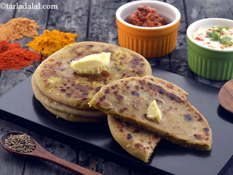 Step 34 – Serve <strong>aloo gobi ke parathe recipe | aloo cauliflower paratha | masala gobi paratha | …