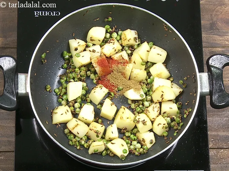 Step 12 – Add 1/2 tsp&nbsp;<a href="https://www.tarladalal.com/glossary-cumin-seeds-powder-jeera-powder-zeera-powder-382i">cumin seeds (jeera) powder</a>.