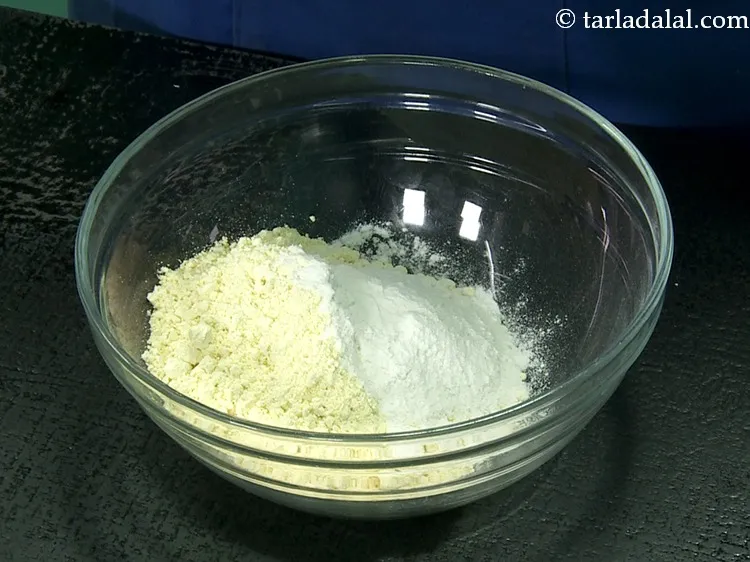 Step 7 – Add rice flour to make the <strong>aloo pakora</strong> more crispy. If you do not have …