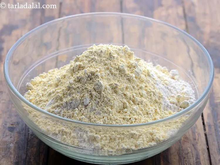 स्टेप 5 – बेसन डालें।&nbsp;<strong>वैकल्पिक रूप से, आप आलू पालक रोटी के</strong>&nbsp;आटे को&nbsp;अधिक …