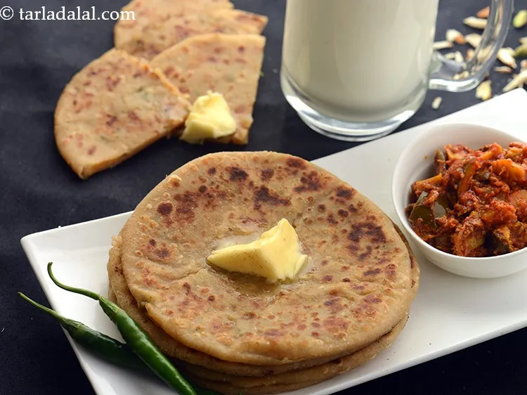 स्टेप 28 – ताजे दही, <strong><a href=""https://www.tarladalal.com/Sweet-Punjabi-Lassi-Dahi-Ki-Lassi-hindi-40433r"" target=""_blank"">लस्सी</a></strong> और <a href=""https://www.tarladalal.com/recipes-for-Pickles-Achar-Recipes-Indian-Pickle-Recipes--in-hindi-language-246"" target=""_blank""><strong>अचार</strong></a> के …