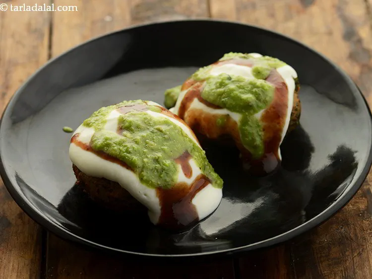 Step 21 – Also, drizzle 2 tsp of green chutney evenly over it. The quantity of all the …