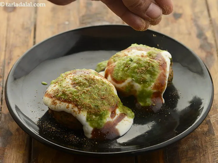 Step 23 – Sprinkle chaat masala.