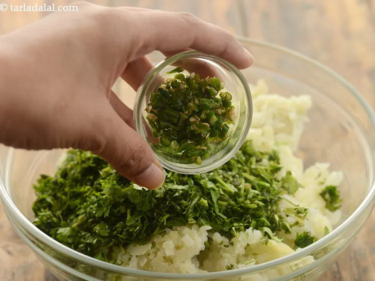 Step 7 – Add green chilies.&nbsp;