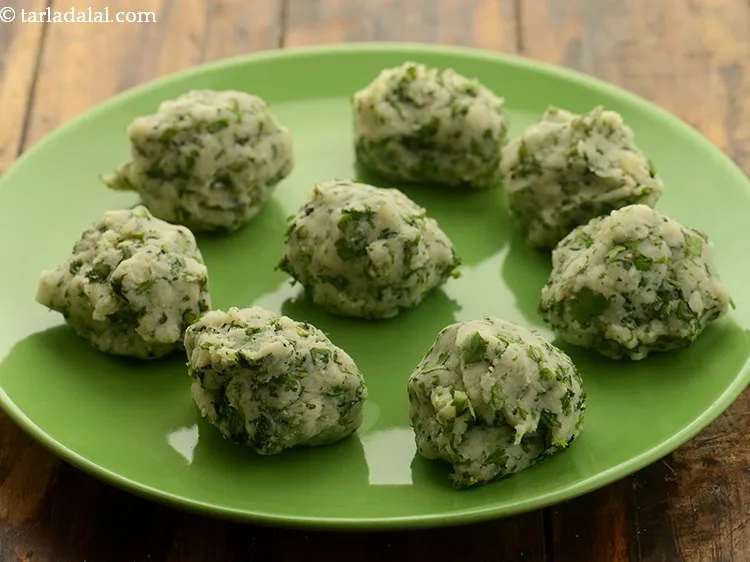 Step 11 – Divide the mixture into 8 equal portions. Sometimes the tikkis are also stuffed with green …