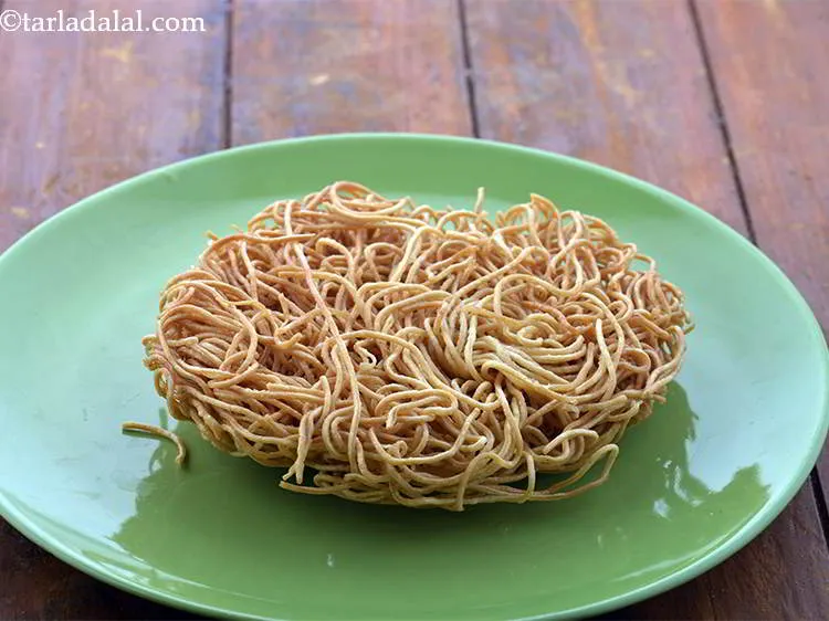 Step 32 – Just before serving&nbsp;<strong>american chop suey recipe&nbsp;|&nbsp;veg american chop suey&nbsp;|&nbsp;veg chinese chopsuey recipe</strong>, place one portion …