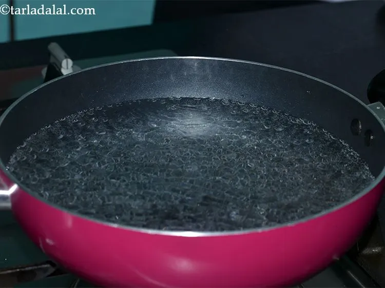 Step 2 – For preparing crispy noodles at home for&nbsp;<strong>American Chop Suey,&nbsp;</strong><strong>Veg</strong>&nbsp;<strong>American Chopsuey</strong>, boil enough water in a …