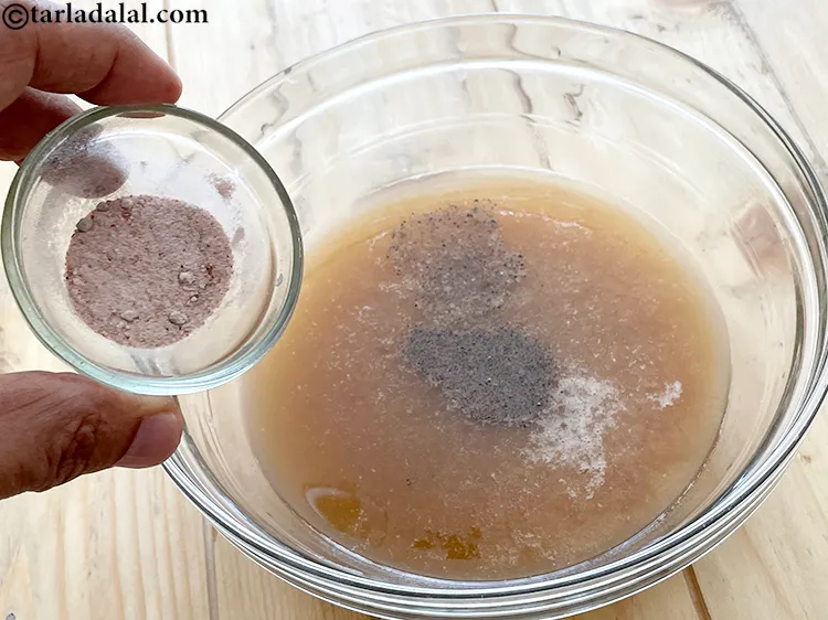 स्टेप 14 – काला नमक और नमक डालें।