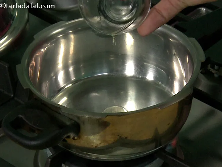 स्टेप 28 – अब जब सभी सब्जियां, बच्चों के लिए आलू के साथ …