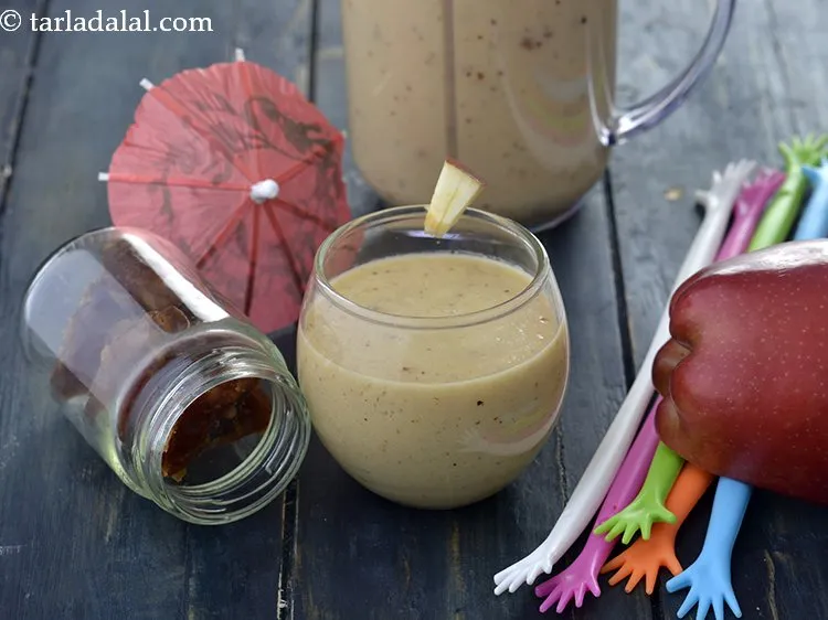 स्टेप 8 – <strong>एप्पल ऍण्ड डेट स्मूदी</strong> को तुरंत परोसें।