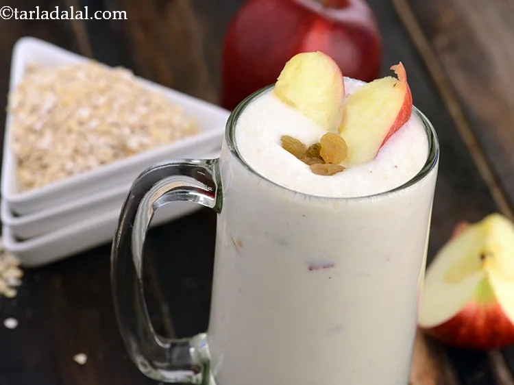 Step 13 – Serve <strong>Apple Oats Milkshake With Low Fat Milk</strong> immediately and garnish it with few raisins.&nbsp;