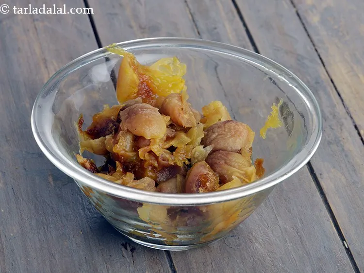 Step 9 – Deseed the apricots and discard the seeds.&nbsp;