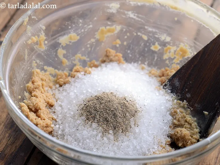 Step 7 – Add cardamom powder. It will enhance the taste of sheera and make it satiating.