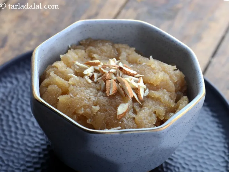 Step 10 – Serve&nbsp;<strong>atte ka sheera | quick Gujarati atta ka halwa | atta ka sheera in microwave …