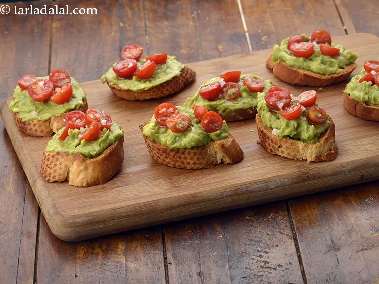 स्टेप 41 – इस पर थोड़ा सा <a href=""https://www.tarladalal.com/glossary-sea-salt-khada-namak-hindi-421i"">समुद्री नमक (खाडा नमक)</a> छिड़कें।