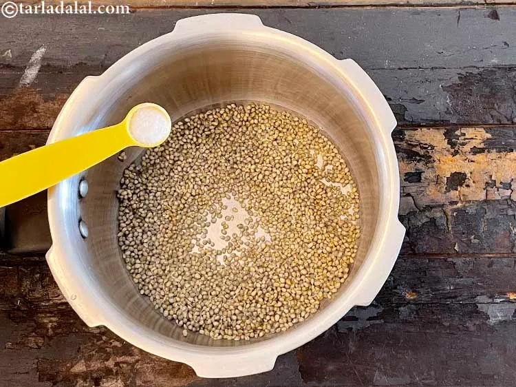 स्टेप 11 – स्वादानुसार नमक डालें।