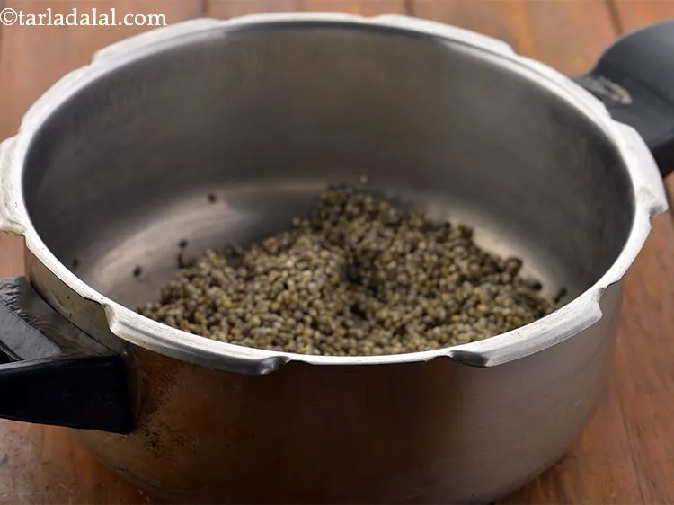 Step 9 – For the&nbsp;<strong>palak bajra khichdi recipe | bajra moong dal khichdi | healthy bajra khichdi |&nbsp;</strong>in …