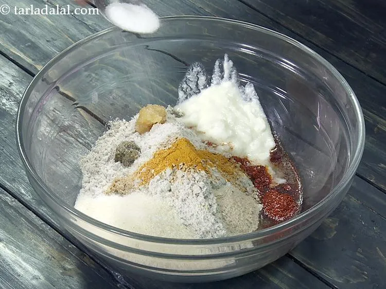 स्टेप 13 – स्वादानुसार नमक डालें। एक बदलाव के लिए, आप <strong>बाजरा वडी</strong> …