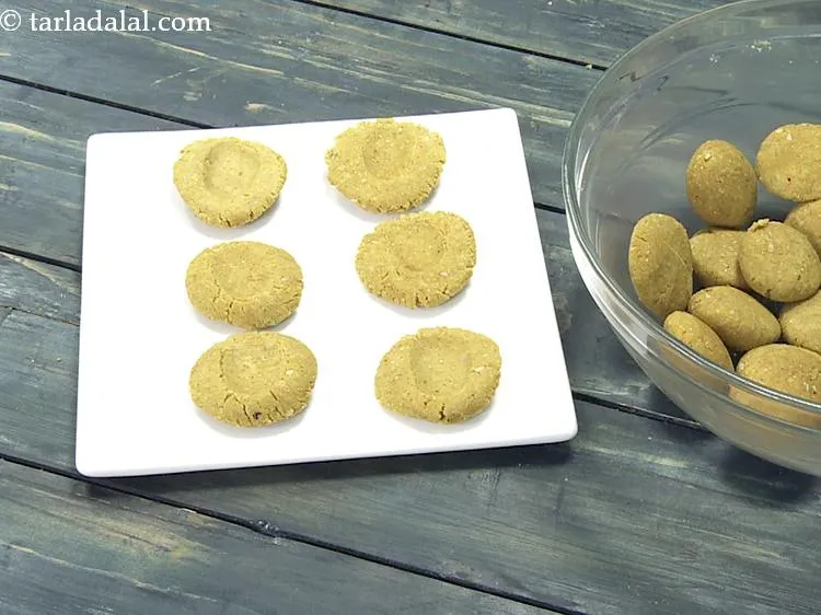 स्टेप 19 – शेष वडियों को रोल और आकार देने के लिए विधि …