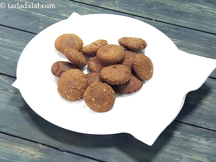 स्टेप 22 – अतिरिक्त तेल को हटाने के लिए एक सोखनेवाले कागज पर …