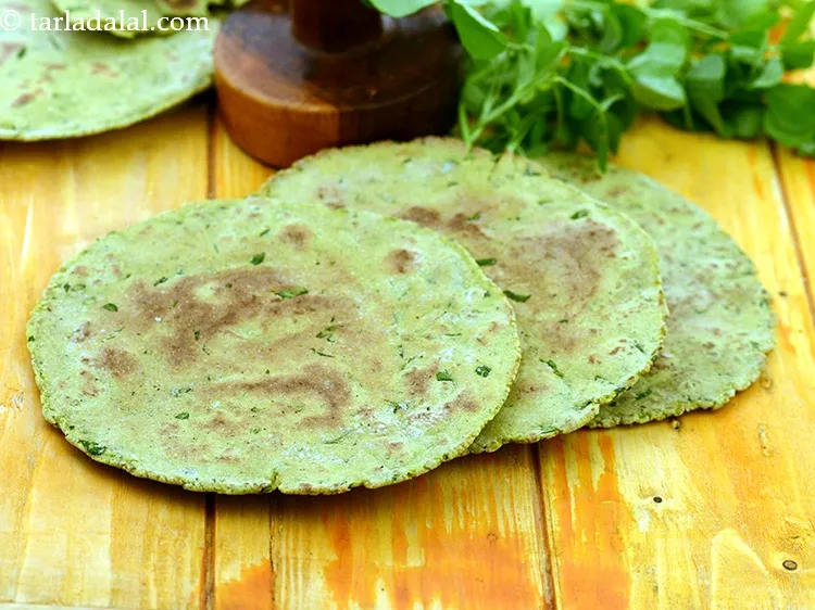 Step 26 – Store khakhra in airtight container. It stays fresh for upto 7 days.&nbsp;