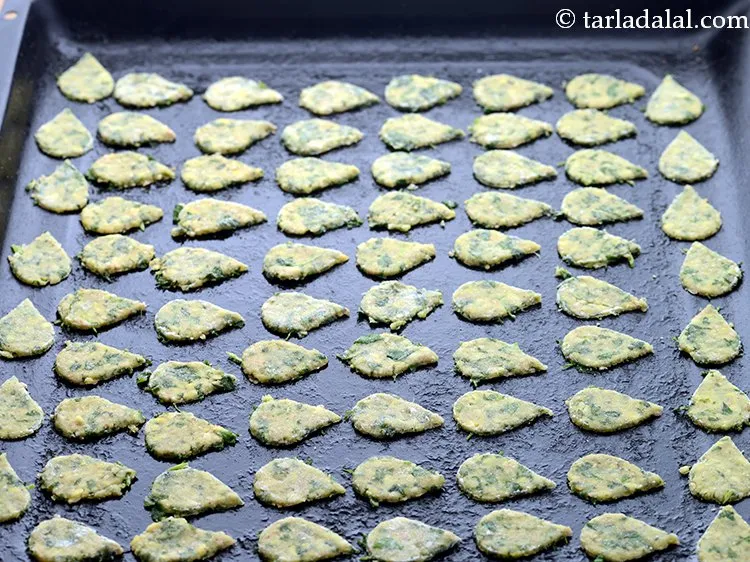 Step 28 – Follow the steps from 1 to 21 to make the <strong>crunchy drops</strong>. To bake the …