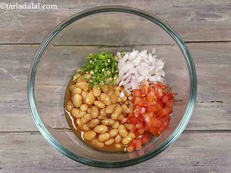 Step 6 – Finally, some chopped green chillies.