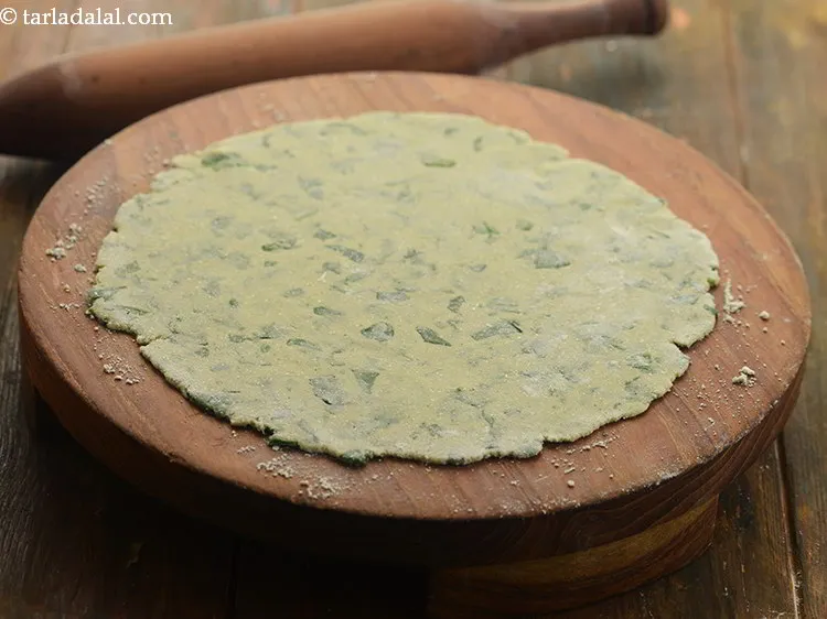 Step 11 – To make&nbsp;<b><span style="font-size: 12pt; font-family: Cambria;">baked palak methi puri recipe | healthy palak methi puri …