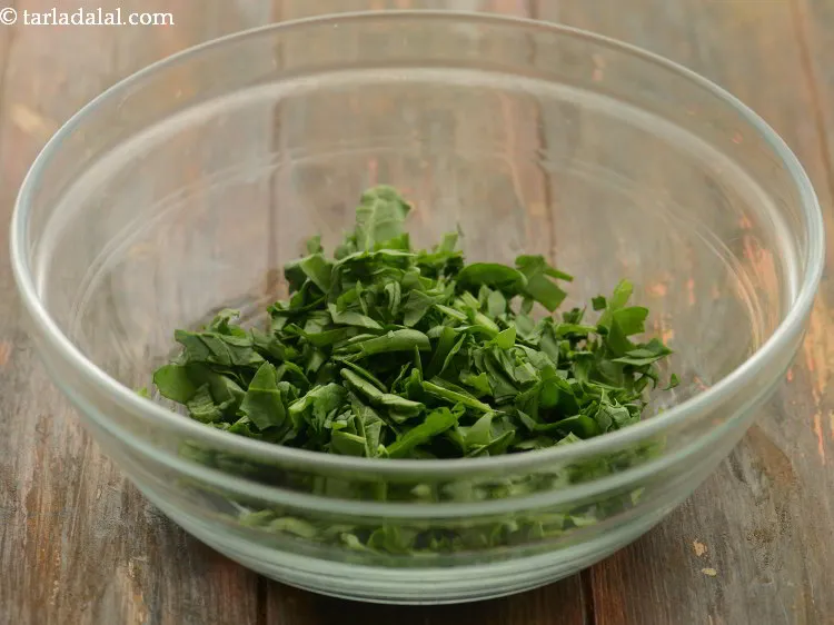 Step 1 – To prepare the dough for&nbsp;<strong>&nbsp;baked palak methi puri recipe | healthy palak methi puri for …