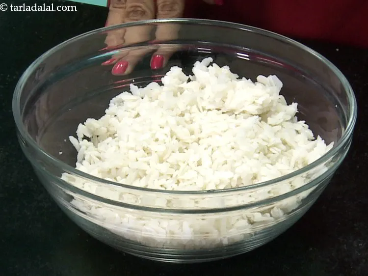 Step 8 – After washing and draining, transfer the jada poha into a deep bowl.
