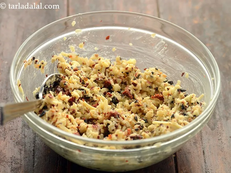 Step 10 – Mix well and our topping for <strong>sun-dried tomatoes and cheese rolls </strong>ready.&nbsp;