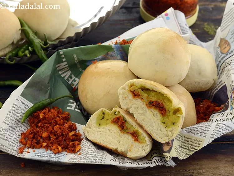 Step 51 – Serve <strong>baked vada pav recipe | Indian masala bun | stuffed vada pav</strong> hot.&nbsp;