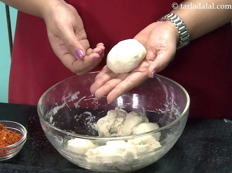 Step 9 – Ensure that there are no cracks on the surface while shaping and rolling the pav.