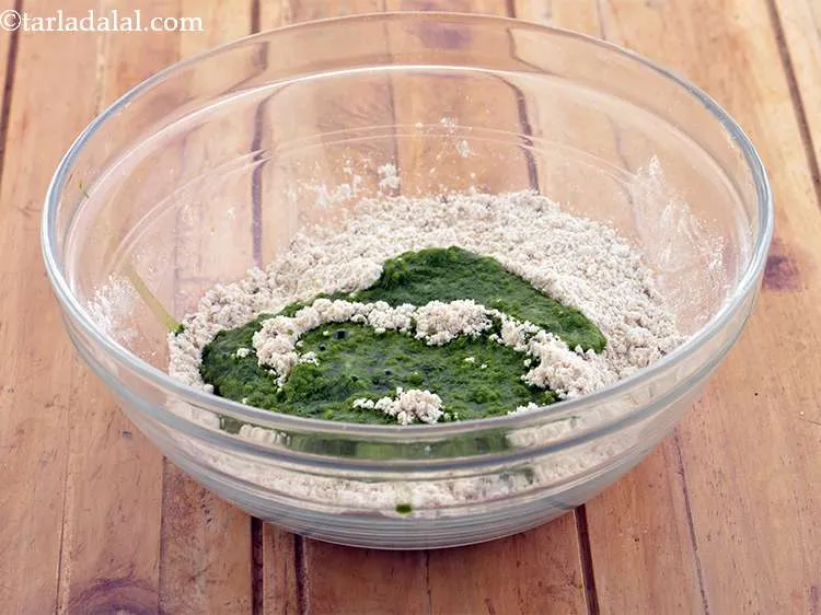Step 8 – Add the prepared spinach pur?e.