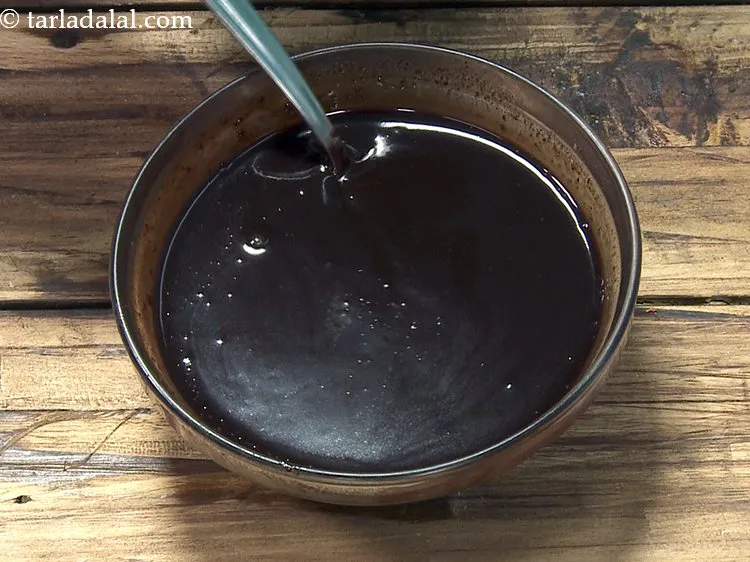 Step 15 – Remove and mix well using a spoon. Keep the <strong>chocolate sauce</strong> aside.
