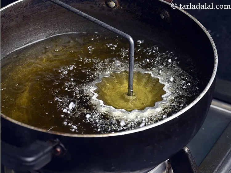 स्टेप 13 – १९ और अधिक टार्ट बनाने के लिए चरणों को दोहराएं।