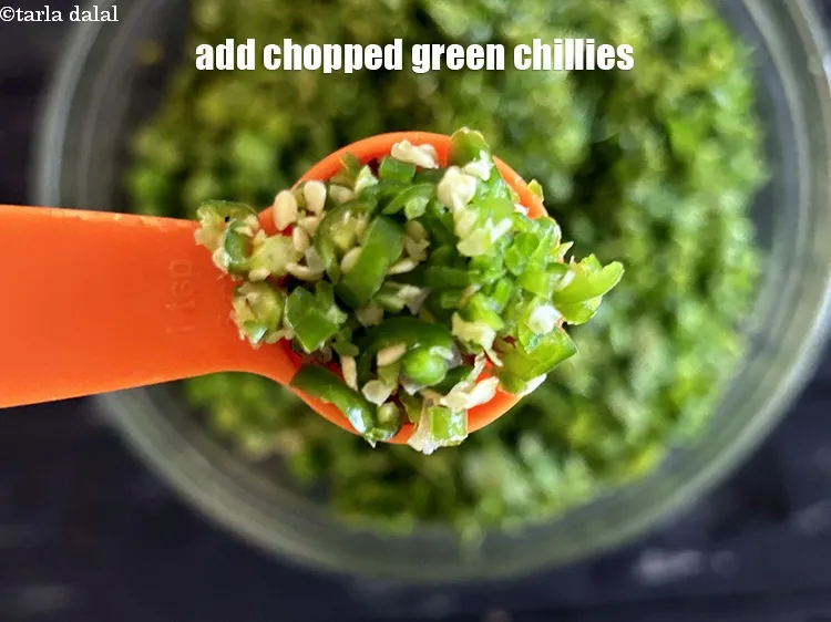 Step 21 – Add <strong>2&nbsp;tsp</strong>&nbsp;<a href="glossary-chopped-green-chilli-820i">chopped green chillies</a>.