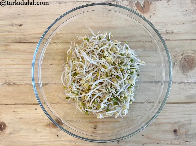 Step 7 – In a deep bowl put&nbsp;<meta charset="UTF-8" />2 cups&nbsp;<a href="glossary-bean-sprouts-193i">bean sprouts</a>.