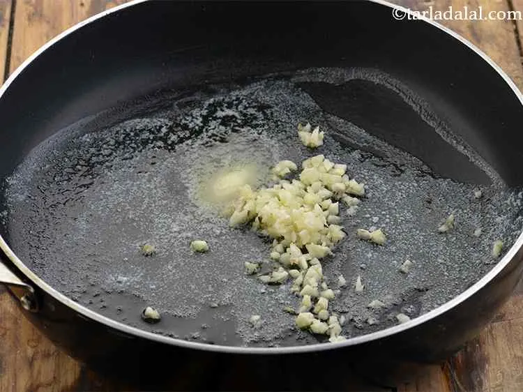 Step 3 – Add the garlic for the desired piquancy.