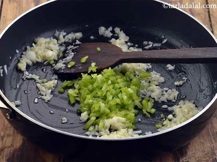 Step 6 – Now add the capsicum.