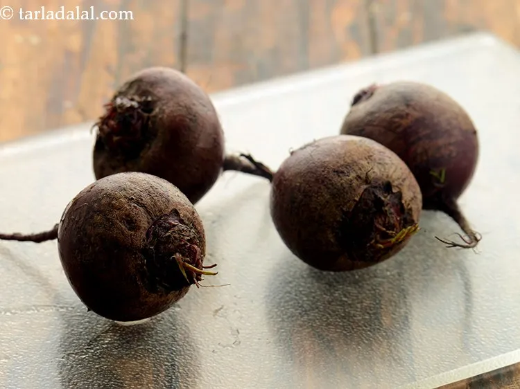 स्टेप 1 – <strong>बीट और स्प्राउट का सलाद रेसिपी</strong> बनाने के लिए | …